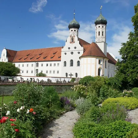 Kloster - Gaestehaus Der Salesianer Don Bosco Maison d'hôtes Benediktbeuern